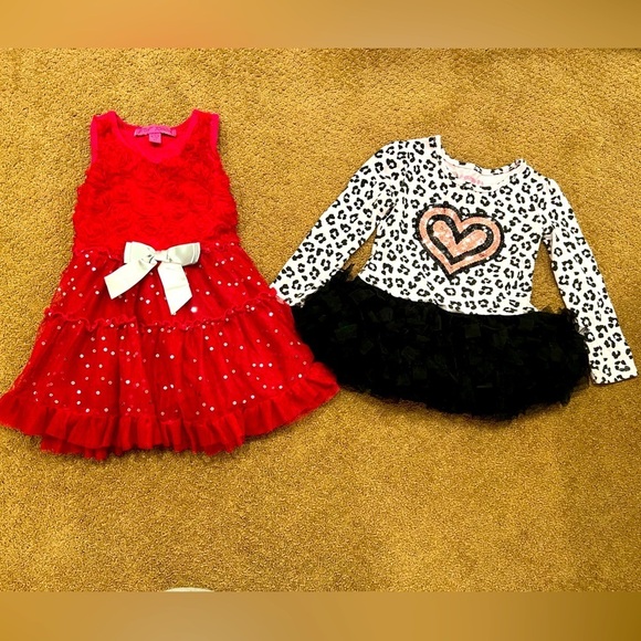 Bundle of 2 Girls Dresses Ruffle Girly Floral Sequin Leopard Print Size 2/2T - Picture 1 of 5